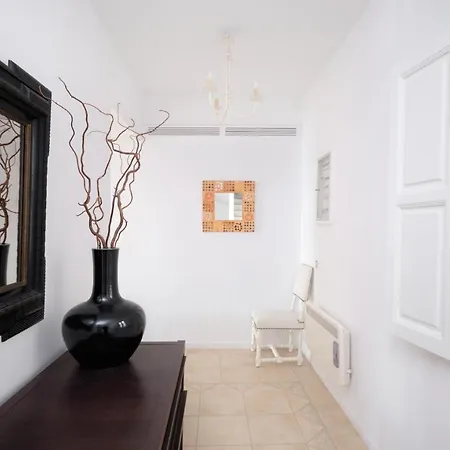 The Atlantis House Fira (Santorini)